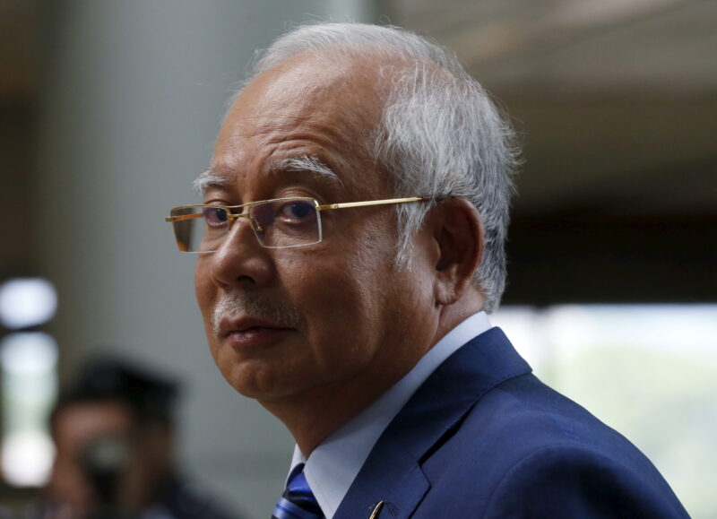 Gempar! Muhyiddin dedah Najib ‘bawa lari’ perabot Seri Perdana