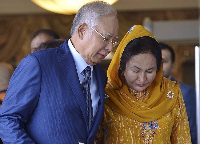 Najib takut jadi saksi untuk pertahan skandal Rosmah?