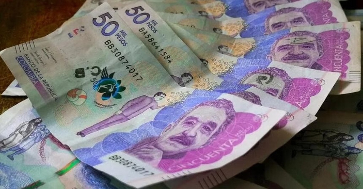 Pegawai polis panik kene serbu, nekad telan ‘cash’ RM556